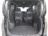 【トランクルーム】荷室の広さも十分です!シートアレンジでシートを畳めば長い荷物だって積めますね。シートアレンジの操作方法など、お気軽にご相談下さい。