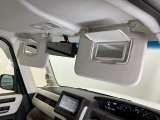 パワースライドドアの開閉はスマートキーのリモコンやドアノブは勿論、運転席側のスイッチ操作でも開閉ができ、安全・簡単です