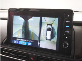 ◆マルチビューカメラシステム◆運転席から見づらい前後左右を、ナビ画面の映像で確認。見通しの悪い交差点や狭い道でのすれ違い、駐車などをサポートします。