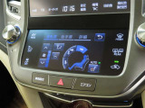 ステアリングヒーターと運転席と助手席にシートヒーターを装備しております。