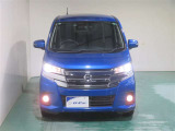 明度の高いLEDヘッドライトで、夜間の運転も安心です。