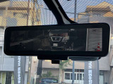【インテリジェントルームミラー】車両後方のカメラ映像がミラー(液晶画面)に写るので、後席の人や荷物が写りこみません。夜間や悪天候でも視界が良好です♪