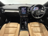 XC40 B4 AWD インスクリプション 4WD 4WD 本革シート