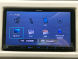 地デジやFM・AMに加え、USB、SD、Bluetooth Audioなどの選択画面を表示。画面上で音源を選べるため、通勤やお出かけなど、日常の移動に合わせて使い分けられます。