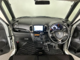 【前方視界】開放的な前方視界!運転がしやすく疲れにくいです♪窓が大きく、見通しがとっても良いおクルマですよ♪