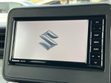 画面とボタンがまとまったナビ・オーディオを装備。地図や音楽などの機能を切り替えやすく、目的地の確認から普段の移動まで、日常のさまざまな場面で活用できます。