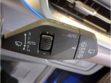 【ⅰドライブナビゲーション】文字情報も鮮明に表示する高解像度カラーディスプレイを採用。視認性に優れた地図デザインと特徴的な建造物を目印にした描写表示で現在位置を把握できます。地図データの更新も可能です