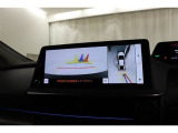 パノラミックビューモニター付きです。車両を上から見たような映像をディスプレイオーディオ画面に表示。運転席からの目視だけでは見にくい、車両周辺の状況をリアルタイムでしっかり確認できます。