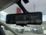 スマートルームミラー・後部座席に人が座っている時や、荷物が多い際でも後方確認がしやすいです。