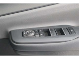 操作のしやすいパワーウィンドウのスイッチです。