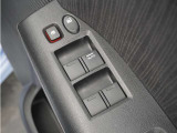 ◆パワーウィンドウスイッチ◆運転席から全席の窓の開閉操作を行うことが出来いつでも換気ができます!