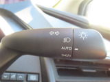 AUTOの位置にセットしておくと、暗くなったら自動でライトの点灯をサポートしてくれます!高速道路でのトンネル通過時など便利です!