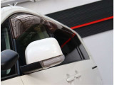 自社工場を3拠点完備しております。重整備やカスタムを始め、ご購入後のお車のメンテナンスも弊社にお任せください。