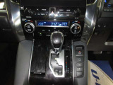 車両を上から見たような映像をナビ画面に表示するパノラミックビューモニター。