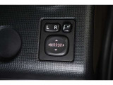 狭い場所も苦になりません。電動格納ドアミラー装備。