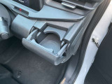 運転席の手の届きやすい位置にドリンクホルダーがある為、とても便利です!