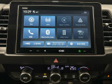 Gathers【VX-240ZFE】8インチ高画質HDモニターを搭載したディスプレイオーディオ。Apple Car Play/Android Auto対応。