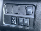 両側オートスライドドアです。インテリジェントキーや運転席のスイッチで簡単にドアの開閉ができるので、とても便利な装備です♪