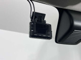ドライブレコーダーの写真です。事故などの際、車両前方の映像を記録します