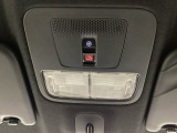 【SOSボタン】体調が悪くなったときや、事故に遭遇したとき、あおり運転にあっている時など、緊急時にボタンを押すと緊急サポートセンターにつながり、オペレーターが警察・救急への取次ぎを行います。
