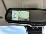 アラウンドビューモニター画像を映し出せるルームミラーです。全体を見渡せてとても重宝します。