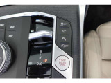 ドライバーに向かってレイアウトされた機能的なセンターコンソールやコントロール類がもたらす高い操作性。常に、運転に集中できるレイアウトです。