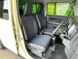 運転席シート廻りは使用感も少なく、良好な状態となっています。丁寧に使われていたことがよくわかりますね。