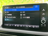 FMやAM、USB、Bluetooth Audio、TVなど、音源を画面で確認して選べます。項目が一覧で表示されるため、利用したいメニューを見つけやすく、普段使いにも便利です。