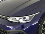 GOLF8からのLEDマトリックスヘッドライトはIQLIGHTと呼ばれ、フロントカメラで対向車を認識して、最適な照射を保ちます
