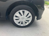 純正の14インチホイールを装着しております。タイヤサイズは155/65R14です。