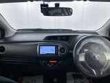 落ち着いたカラーの内装で、ゆったりと運転したい方に。