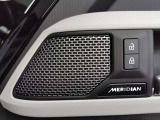 【Meridianサウンドシステム】イギリスの老舗オーディオブランドで音質が良く、ドライブ中の音楽をより一層楽しませてくれます。