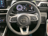 【スマートアシスト】走行中に前方の車両等を認識し、衝突しそうな時は警報とブレーキで衝突回避と被害軽減をアシスト。より安全にドライブをお楽しみいただけます。