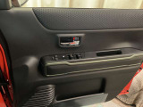 運転席パワーウィンドウスイッチの様子です。