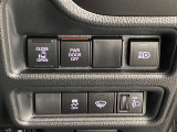 格納式リモコンドアミラーと、パワーウィンドウマスタースイッチです。車内の換気も運転席から簡単に行えます。