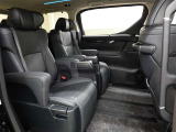 ゆとりある広々とした車内空間は、ドライブを始め買い物やレジャーなど、幅広く活躍します。一人でもみんなとでもお出かけを楽しみましょう!