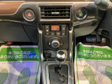 エンジンオイル、オイルエレメント、ワイパーゴム交換。その他バッテリーやベルト類など点検の上、必要な場合には交換してお渡します。