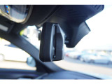 BMW純正のミラー一体型ETC車載器を装備しています。運転席からの視界を遮ることなく、インテリアの洗練されたデザインを損なわないスマートな配置が特徴です。
