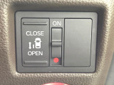 【パワースライドドア】スマートキーや運転席のスイッチでスライドドアの開閉が可能♪電動だから力を入れてドアを開ける必要が無く、小さいお子様でも、重い荷物を持っている時もラクに開け閉めできます♪