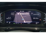 エアコン操作パネルがスライド式になっております。独立型エアコンのため運転席と助手席それぞれで快適な温度に設定いただけます。