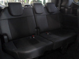 3列目も必要十分な空間を確保しています。ご家族・仲間同士でロングドライブも楽しめますね。