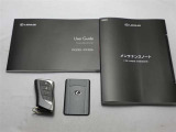 取説・メンテナンスノート・スマートキー・カードキーの4点セットです。