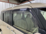 【サイドバイザー】悪天候時も換気ができるように☆車内に新鮮な空気を取り込めます!