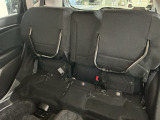 リアシート座面を持ち上げると、背の高い荷物を積むのに便利なトールモードに変身します!多彩なシートアレンジで使い勝手良好!
