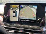 空から車を見たような「アラウンドビューモニター」!車の周りが一目で確認できるので、小さなお子様や障害物があっても安心して乗ることができます。