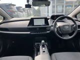 【運転席・インパネまわり】ハンドル・シート・フロアーなど隅々までプロによるクリーニング済み☆彡キレイな車内でドライブが一層快適にお楽しみいただけます!!