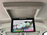 【フリップダウンモニター】長時間のドライブでも後席モニターがあれば快適♪お子様を持つお父さんお母さんの強い味方!!