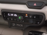 オートエアコン装着車で車内はいつも快適です!