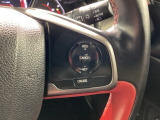 握りやすいハンドルには、オーディオコントロールとクルーズコントロールスイッチが装備されており、ハンドルから手を離さずに操作が出来ます。