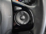 ◆クルーズコントロール◆ステアリングの右側には高速道路で威力を発揮するオートクルーズの操作スイッチががついています。手元で操作ができるので、安全に運転できます!